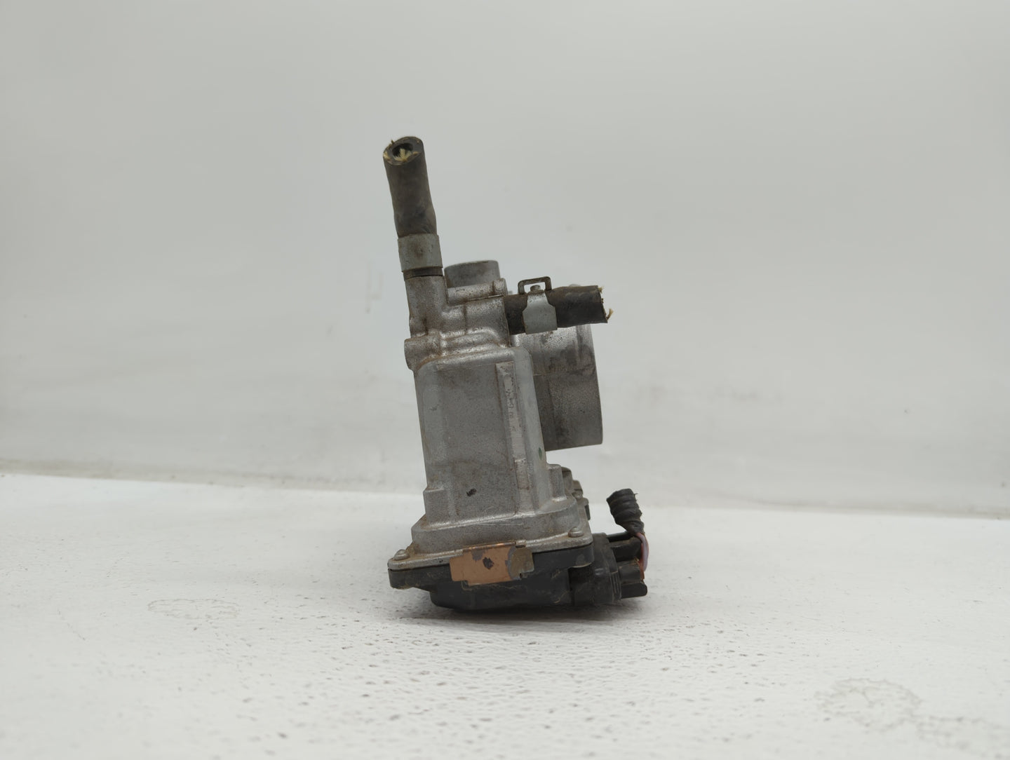 2013-2019 Nissan Sentra Throttle Body P/N:3RA60-01 C 3RA60-01 E, 3RA60-01 D Fits Fits 2013 2014 2015 2016 2017 2018 2019 OEM