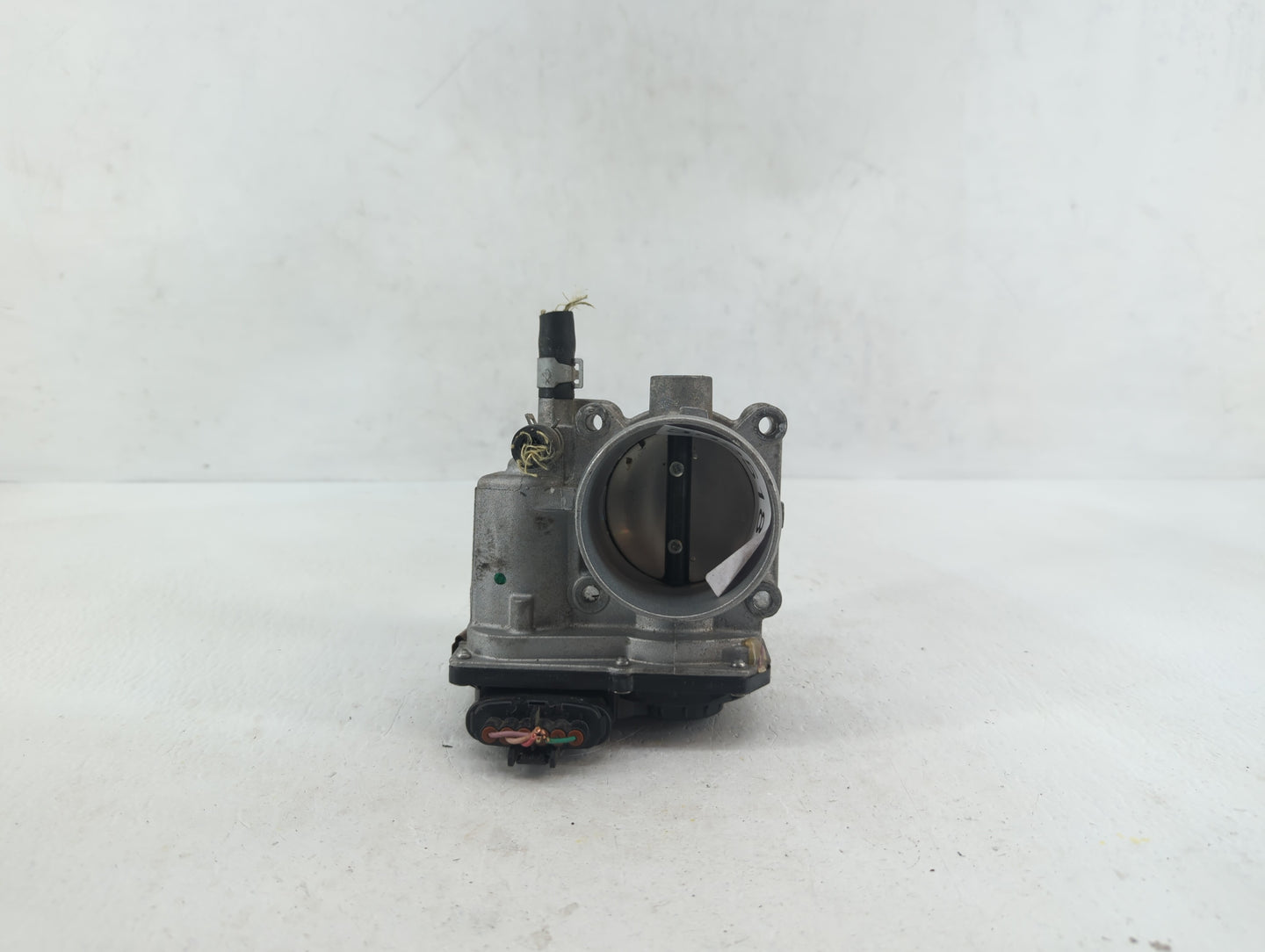 2013-2019 Nissan Sentra Throttle Body P/N:3RA60-01 C 3RA60-01 E, 3RA60-01 D Fits Fits 2013 2014 2015 2016 2017 2018 2019 OEM