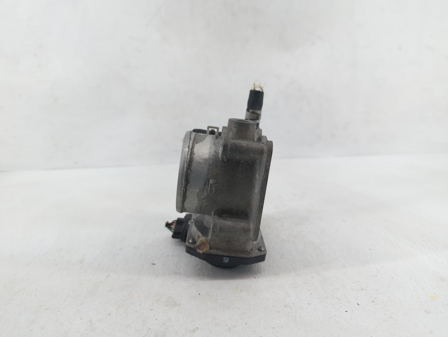 2013-2019 Nissan Sentra Throttle Body P/N:3RA60-01 C 3RA60-01 E, 3RA60-01 D Fits Fits 2013 2014 2015 2016 2017 2018 2019 OEM
