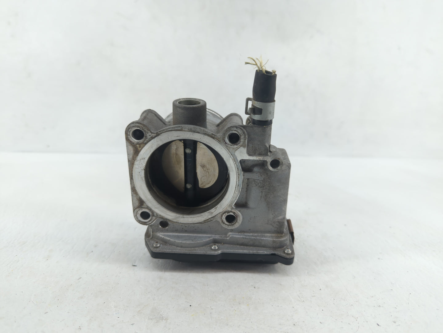 2013-2019 Nissan Sentra Throttle Body P/N:3RA60-01 C 3RA60-01 E, 3RA60-01 D Fits Fits 2013 2014 2015 2016 2017 2018 2019 OEM