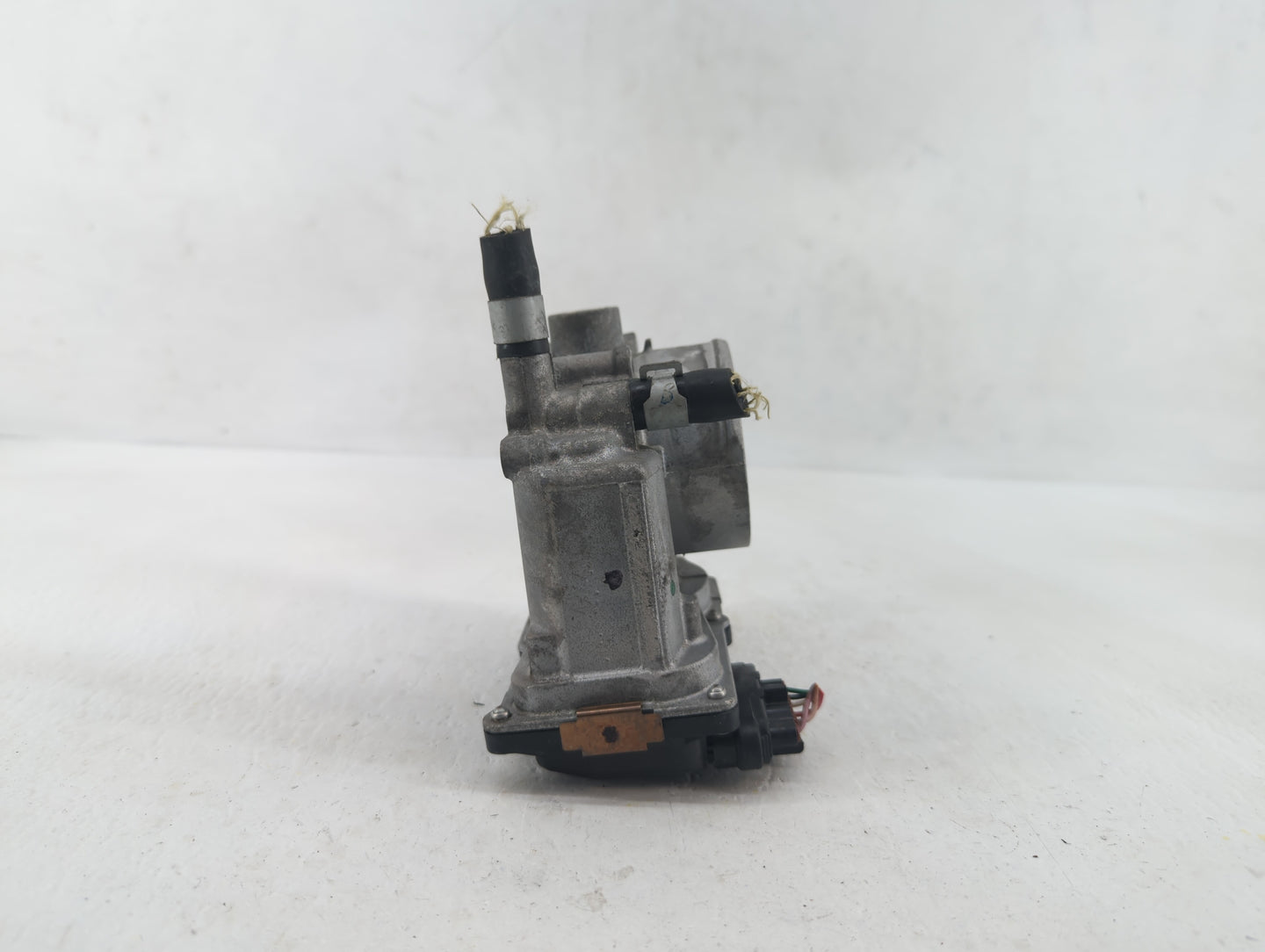 2013-2019 Nissan Sentra Throttle Body P/N:3RA60-01 C 3RA60-01 E, 3RA60-01 D Fits Fits 2013 2014 2015 2016 2017 2018 2019 OEM