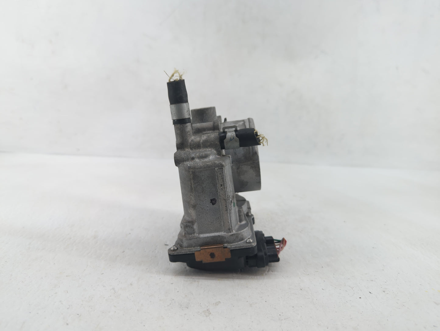 2013-2019 Nissan Sentra Throttle Body P/N:3RA60-01 C 3RA60-01 E, 3RA60-01 D Fits Fits 2013 2014 2015 2016 2017 2018 2019 OEM