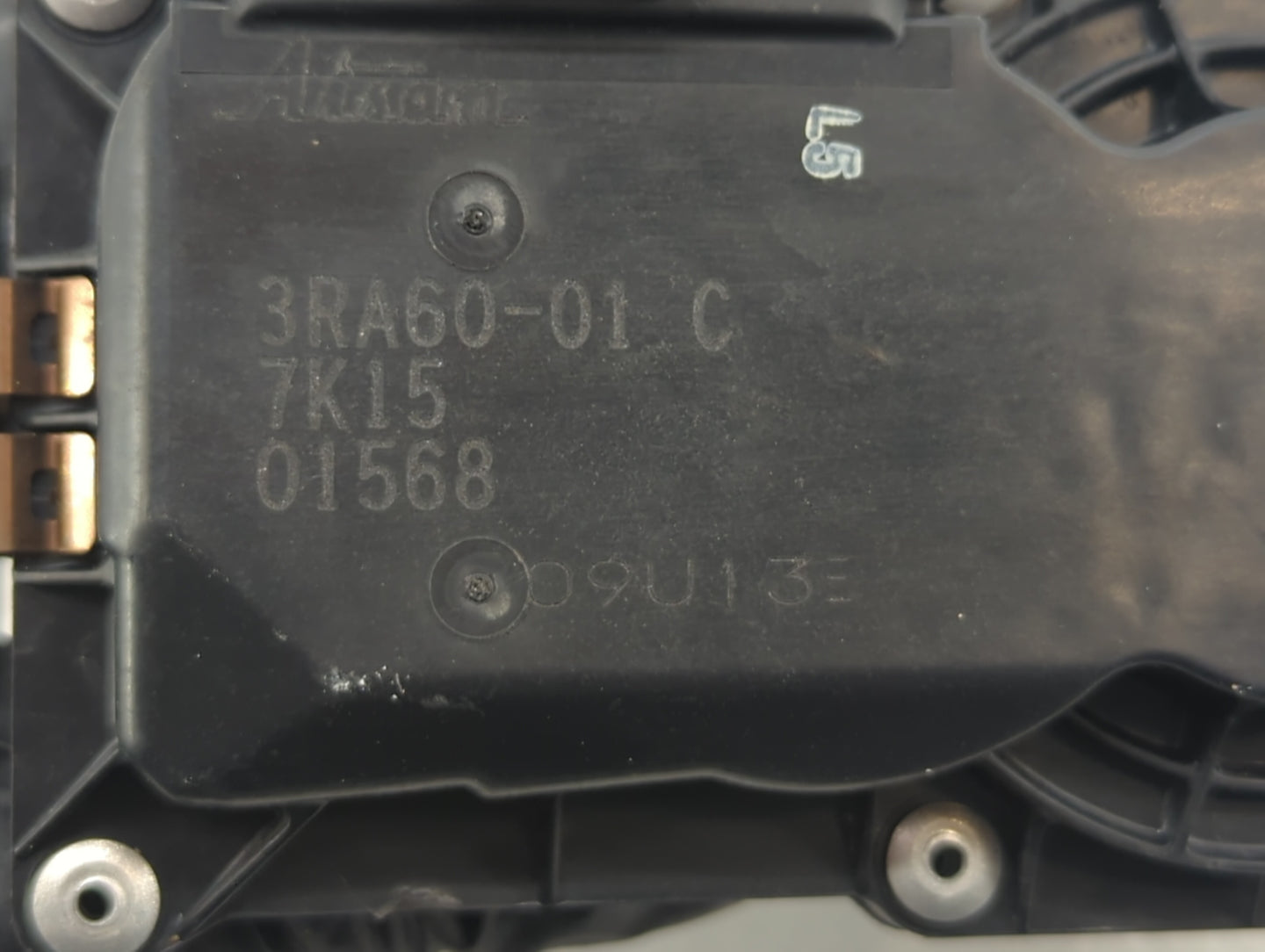 2013-2019 Nissan Sentra Throttle Body P/N:3RA60-01 C 3RA60-01 E, 3RA60-01 D Fits Fits 2013 2014 2015 2016 2017 2018 2019 OEM