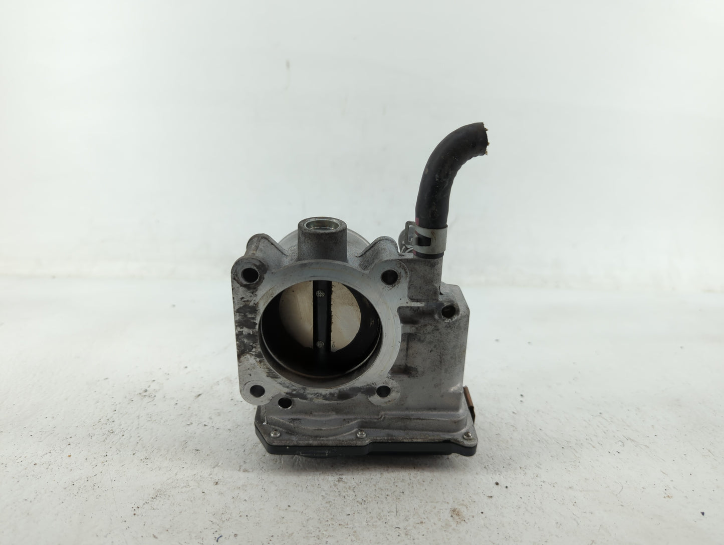 2013-2019 Nissan Sentra Throttle Body P/N:3RA60-01 E 3RA60-01 A, 3RA60-01 B Fits Fits 2013 2014 2015 2016 2017 2018 2019 OEM