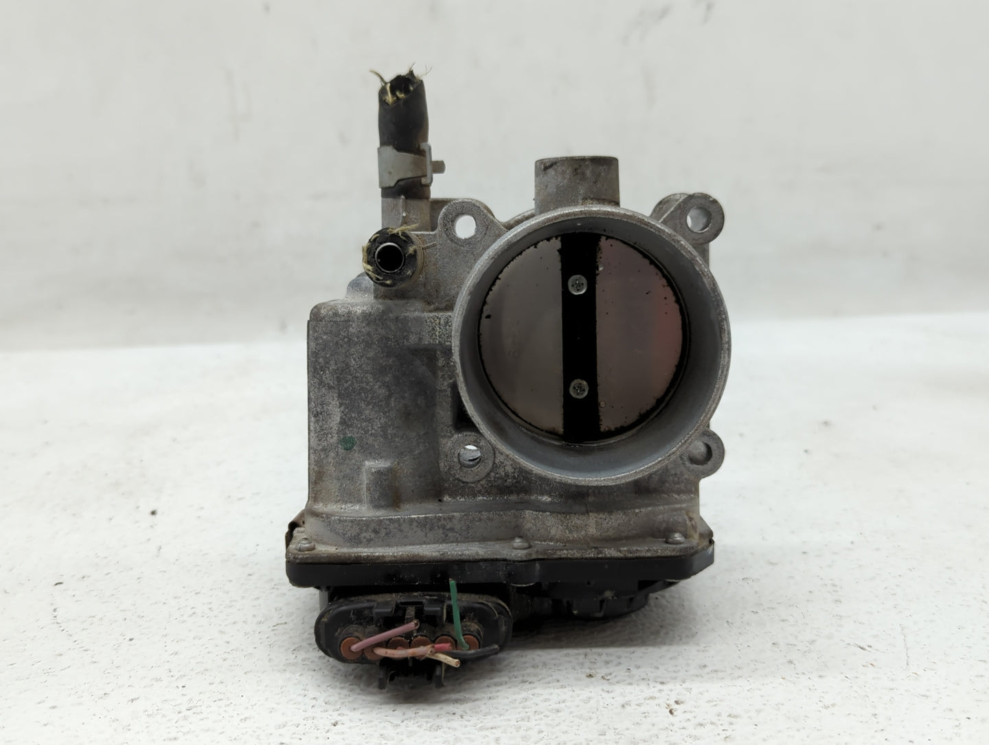 2013-2019 Nissan Sentra Throttle Body P/N:3RA60-01 D 3RA60-01 A, 3RA60-01 B Fits Fits 2013 2014 2015 2016 2017 2018 2019 OEM