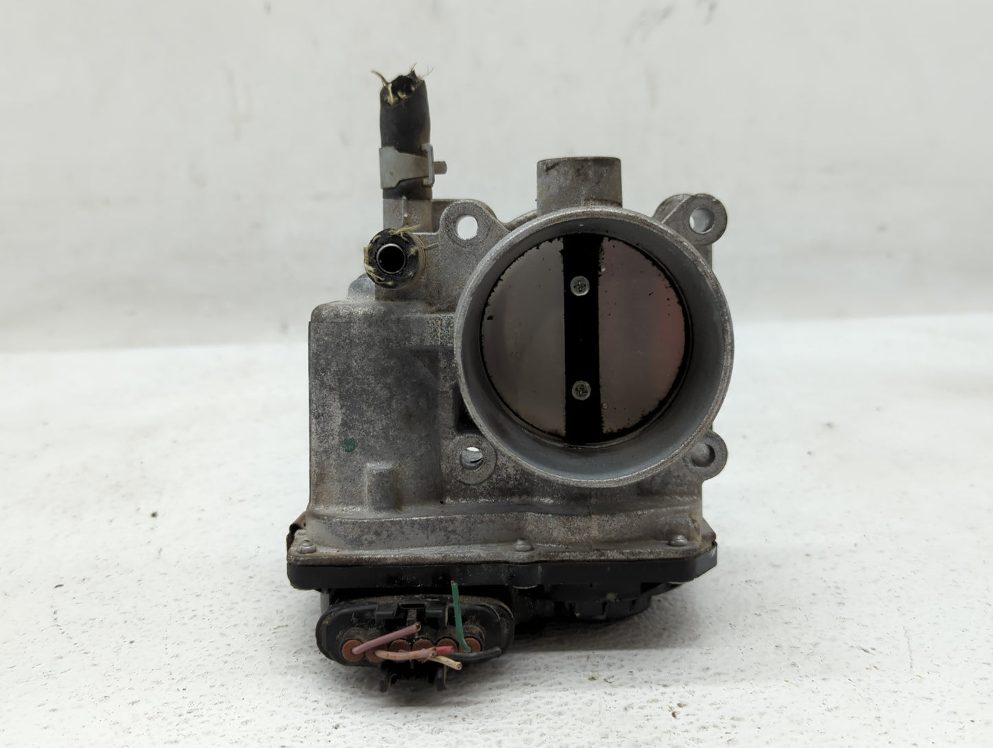 2013-2019 Nissan Sentra Throttle Body P/N:3RA60-01 D 3RA60-01 A, 3RA60-01 B Fits Fits 2013 2014 2015 2016 2017 2018 2019 OEM