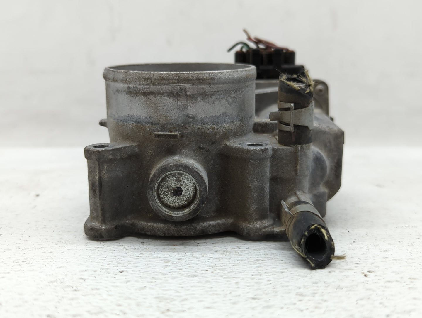 2013-2019 Nissan Sentra Throttle Body P/N:3RA60-01 D 3RA60-01 A, 3RA60-01 B Fits Fits 2013 2014 2015 2016 2017 2018 2019 OEM