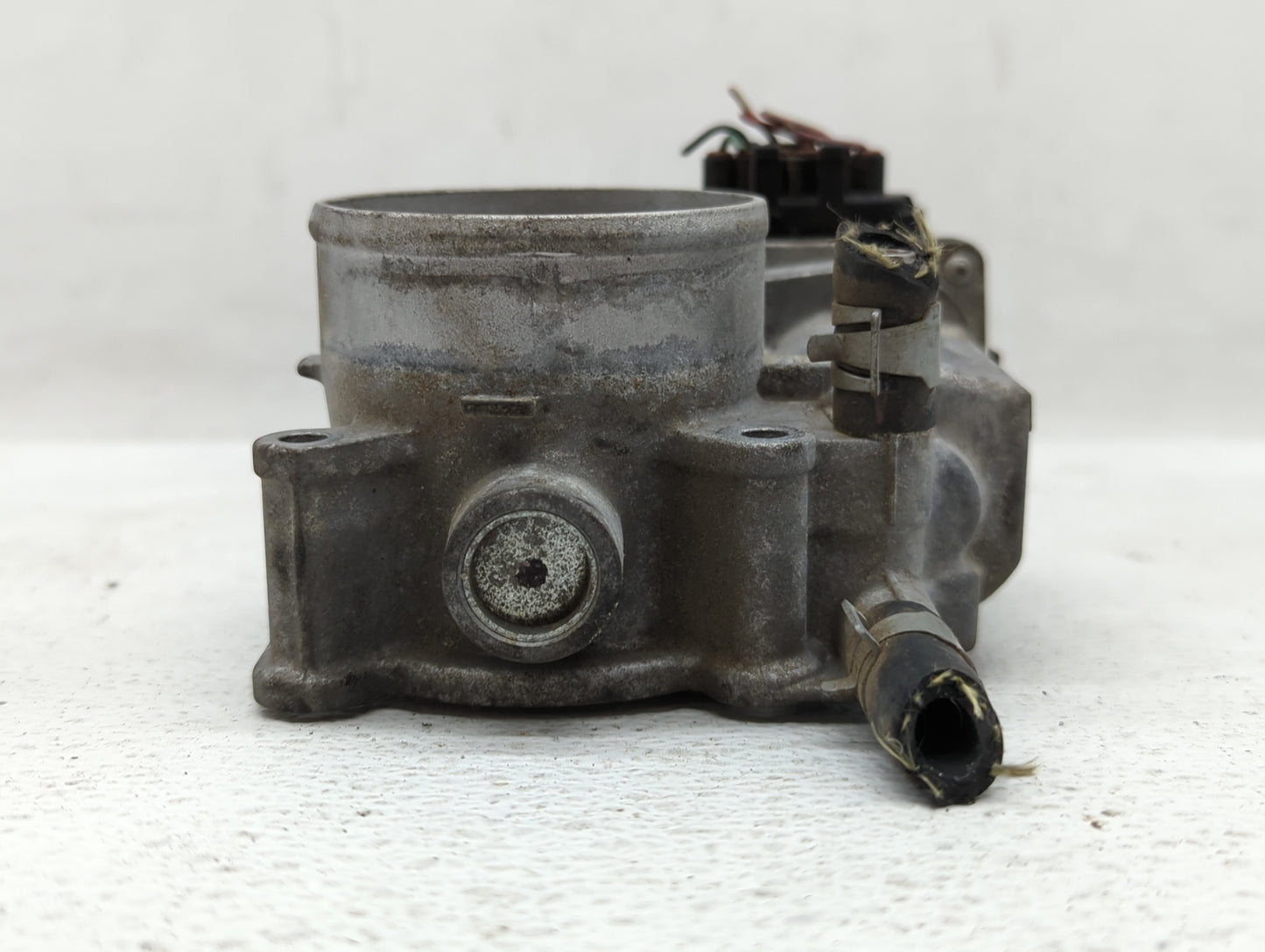 2013-2019 Nissan Sentra Throttle Body P/N:3RA60-01 D 3RA60-01 A, 3RA60-01 B Fits Fits 2013 2014 2015 2016 2017 2018 2019 OEM