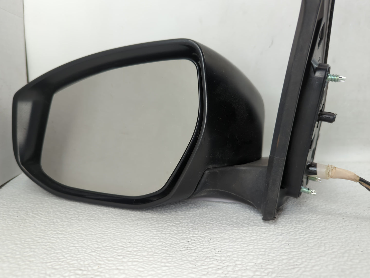 2016-2019 Nissan Sentra Driver Side View Mirror - Left Door Mirror OEM Used - Oemusedautoparts1.com