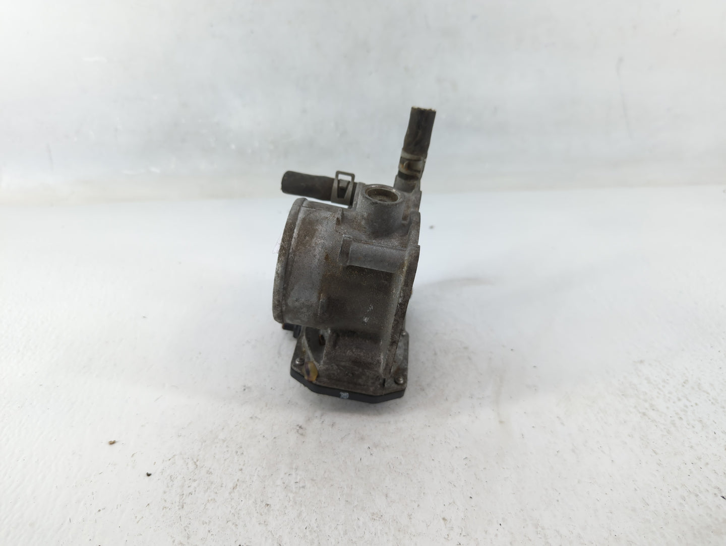 2013-2019 Nissan Sentra Throttle Body P/N:3RA60-01 C Fits Fits 2013 2014 2015 2016 2017 2018 2019 OEM Used Auto Parts - Oemu
