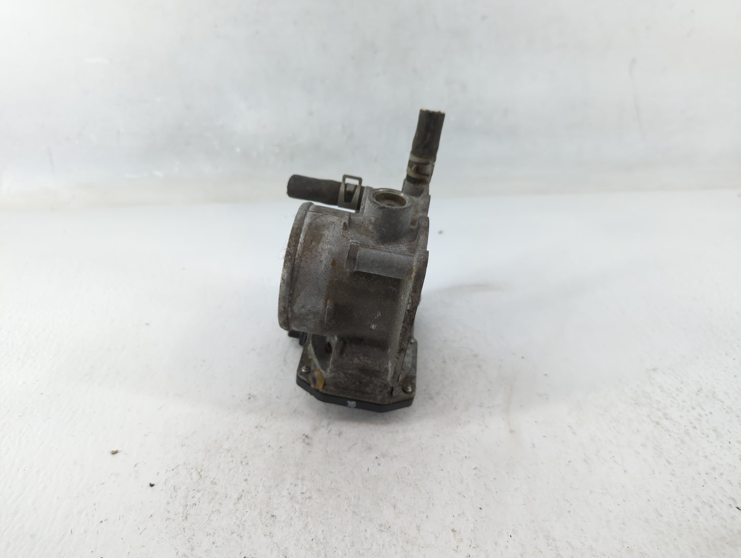 2013-2019 Nissan Sentra Throttle Body P/N:3RA60-01 C Fits Fits 2013 2014 2015 2016 2017 2018 2019 OEM Used Auto Parts - Oemu