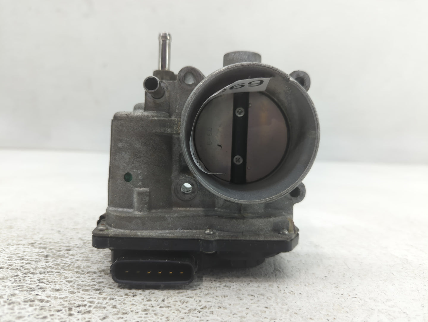 2013-2019 Nissan Sentra Throttle Body P/N:3RA60-01 C Fits Fits 2013 2014 2015 2016 2017 2018 2019 OEM Used Auto Parts - Oemu