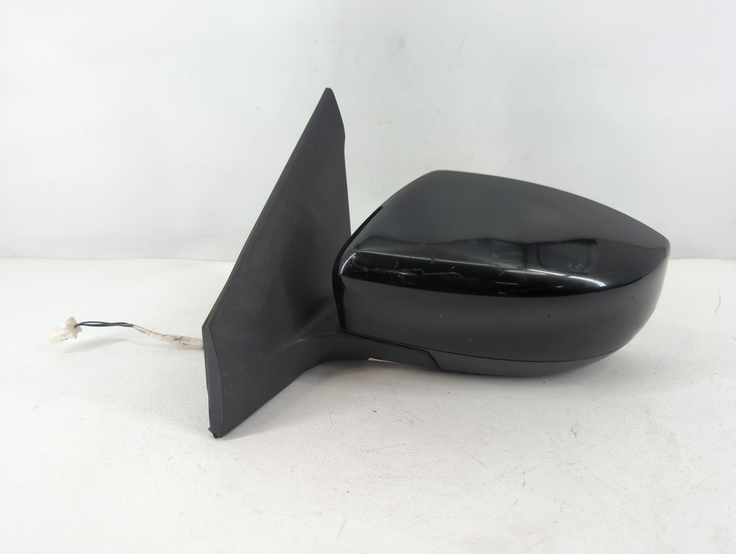 2016-2019 Nissan Sentra Driver Side View Mirror - Left Door Mirror OEM Used - Oemusedautoparts1.com
