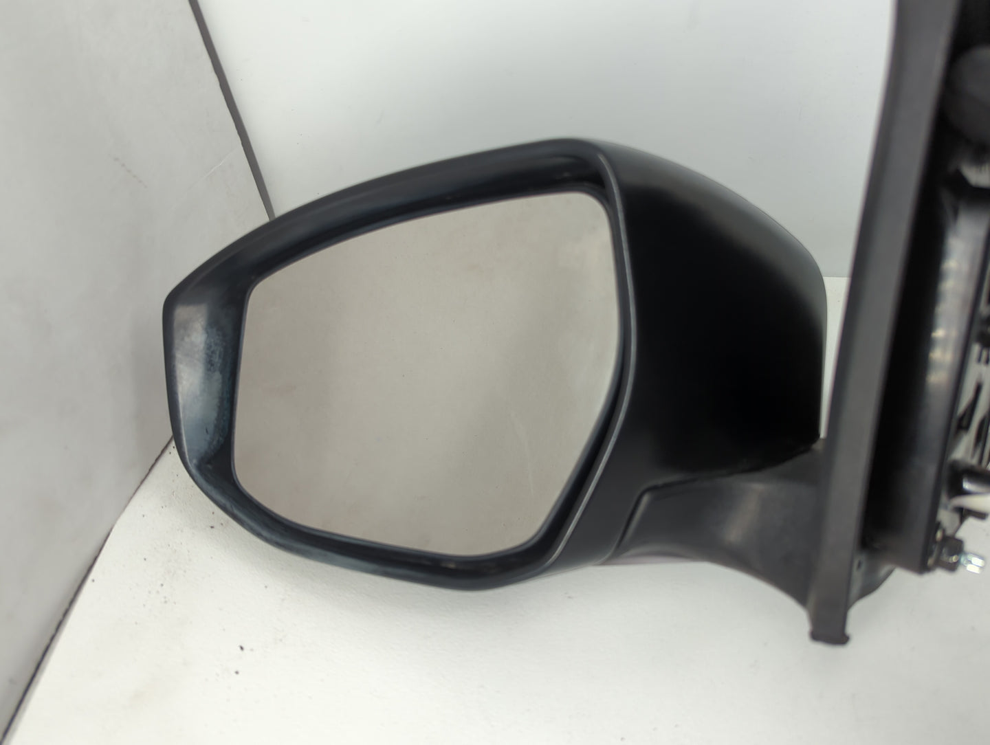 2016-2019 Nissan Sentra Driver Side View Mirror - Left Door Mirror OEM Used - Oemusedautoparts1.com