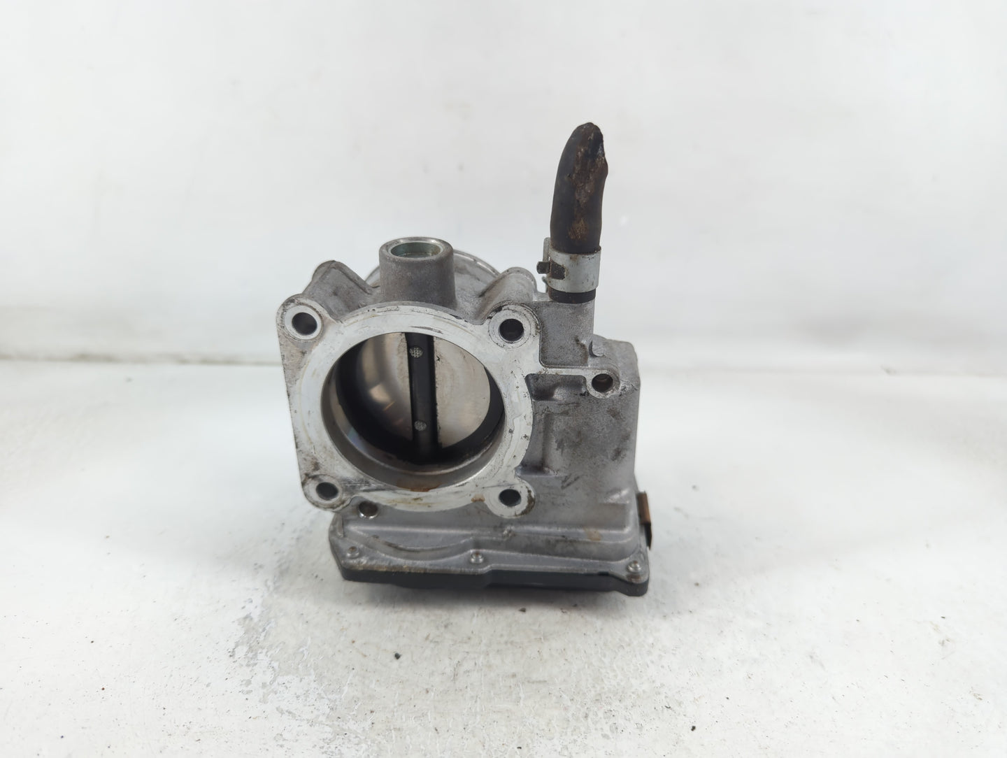 2013-2019 Nissan Sentra Throttle Body P/N:3RA60-01 C Fits Fits 2013 2014 2015 2016 2017 2018 2019 OEM Used Auto Parts - Oemu
