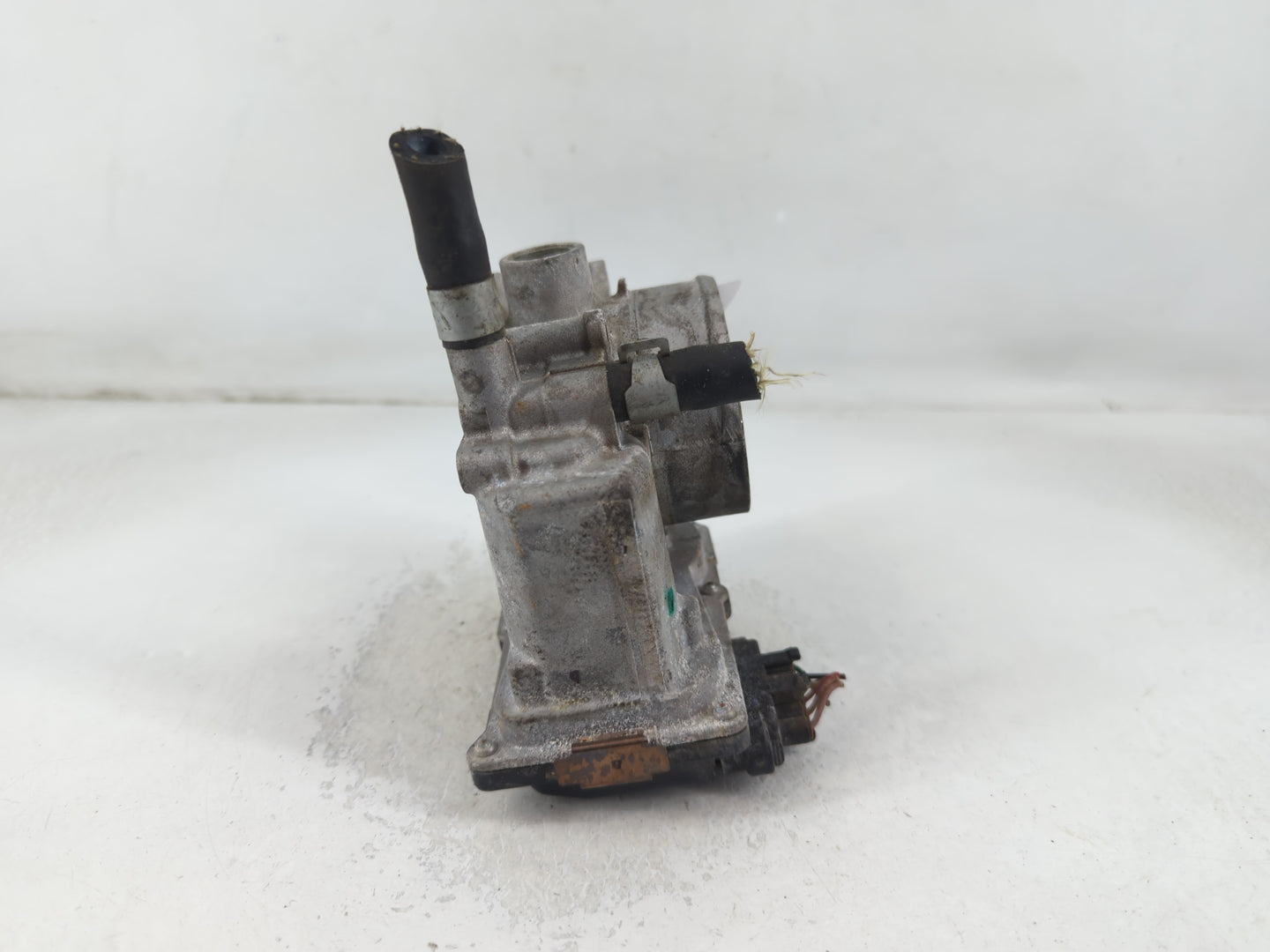 2013-2019 Nissan Sentra Throttle Body P/N:3RA60-01 C Fits Fits 2013 2014 2015 2016 2017 2018 2019 OEM Used Auto Parts - Oemu