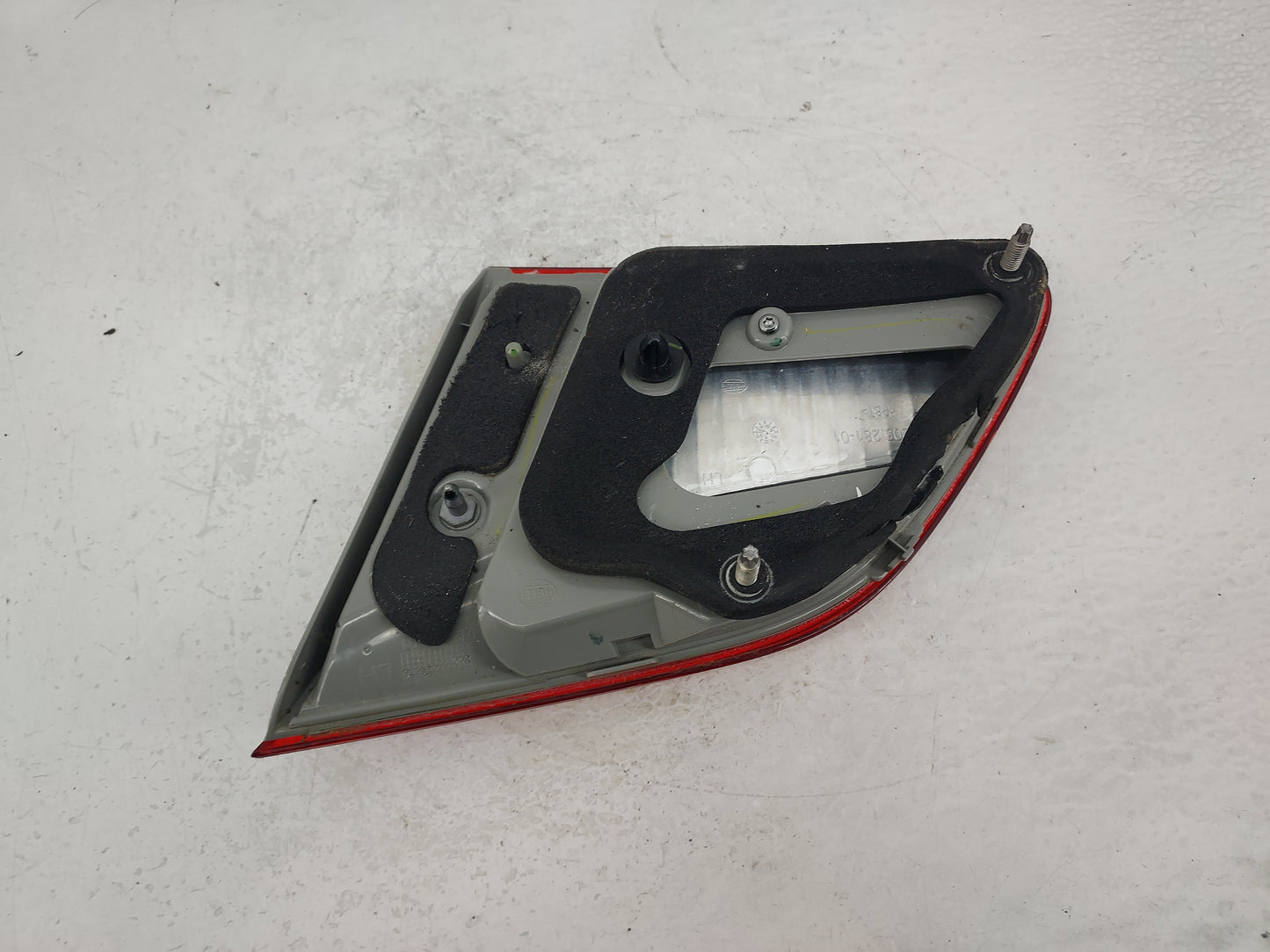 2016 Nissan Sentra Driver Left Side Tail Light Taillight Deck Lid Mounted - Oemusedautoparts1.com