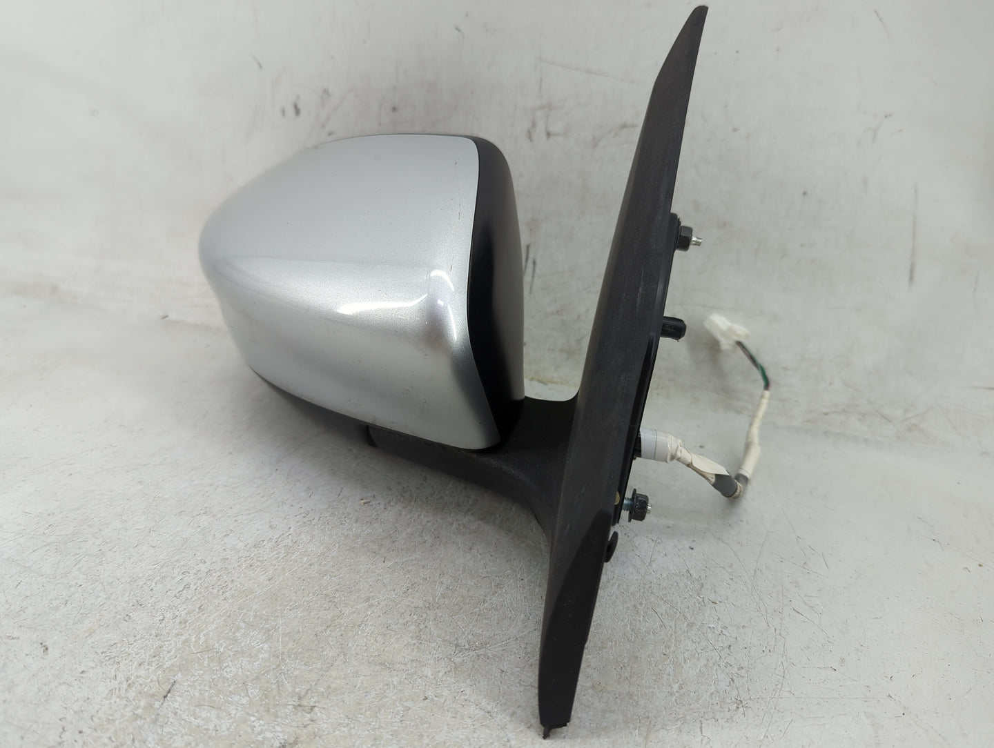 2016-2019 Nissan Sentra Passenger Side View Mirror - Right Door Mirror OEM Used - Oemusedautoparts1.com