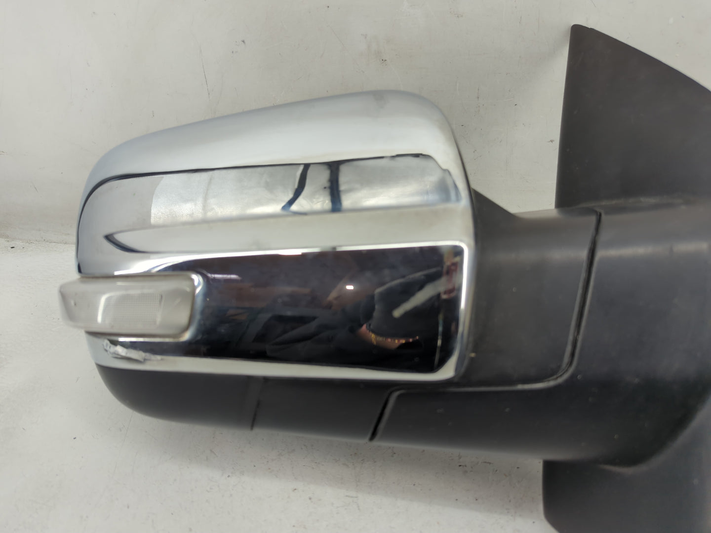 2017-2021 Nissan Titan Side Mirror Replacement Passenger Right View Door Mirror P/N:96301 9FS0B Fits Fits 2017 2018 2019 202