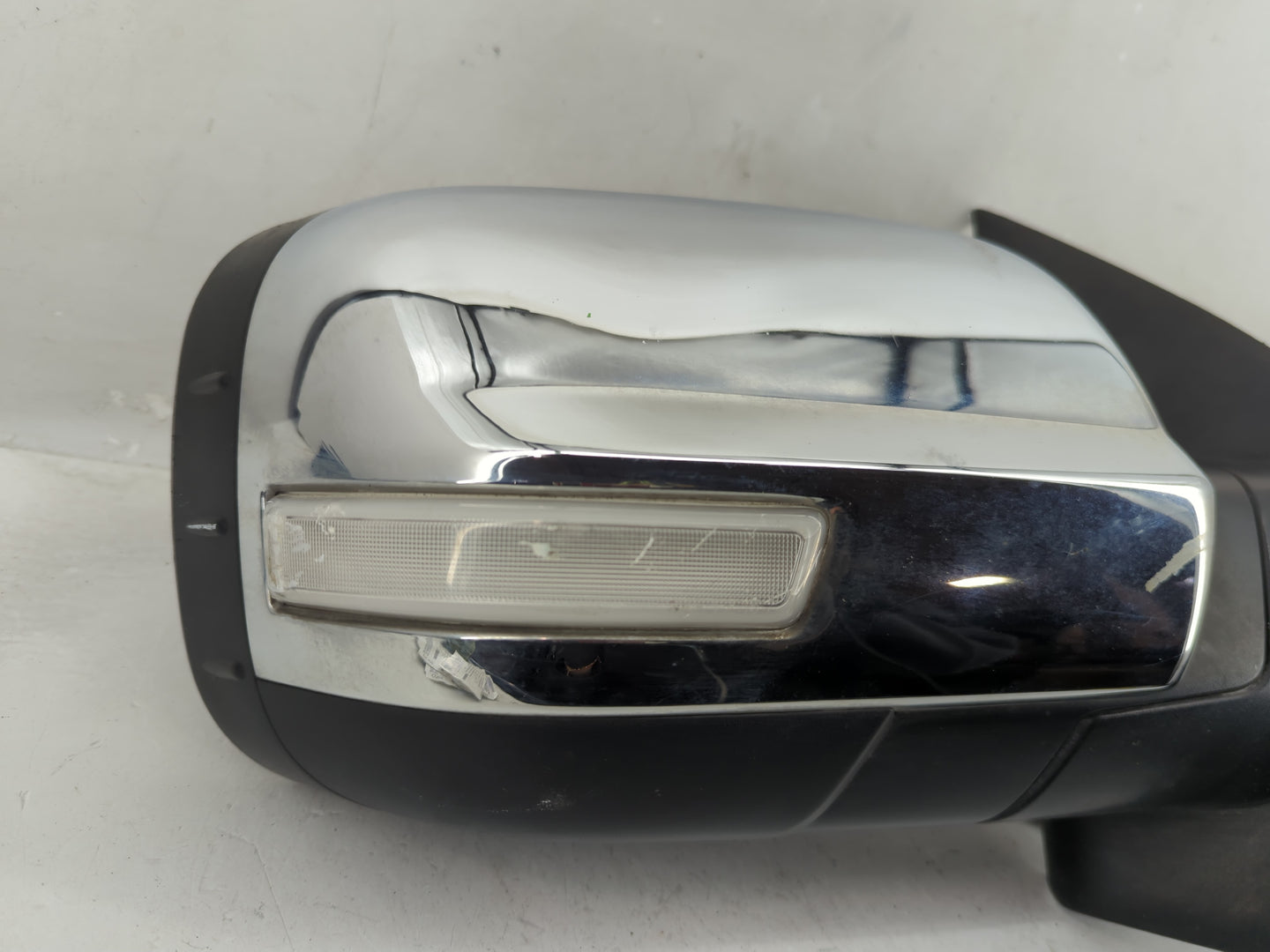 2017-2021 Nissan Titan Side Mirror Replacement Passenger Right View Door Mirror P/N:96301 9FS0B Fits Fits 2017 2018 2019 202