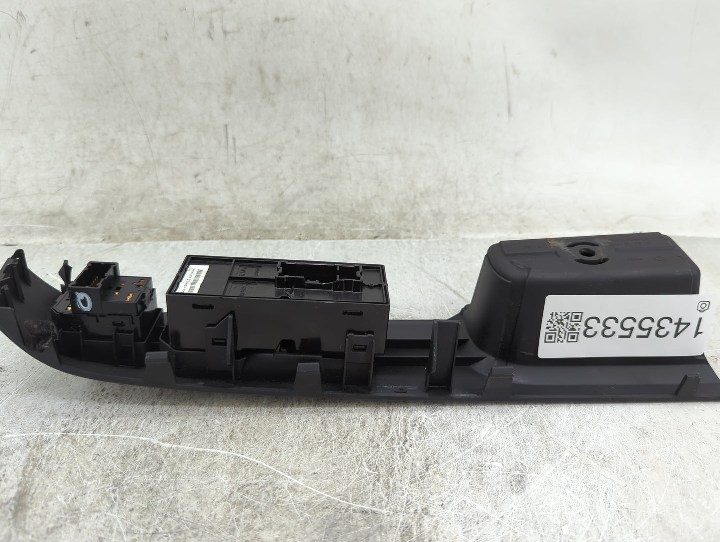 2016-2022 Nissan Titan Master Power Window Switch Replacement Driver Side Left P/N:25401 EZ00A Fits OEM Used Auto Parts - Oe