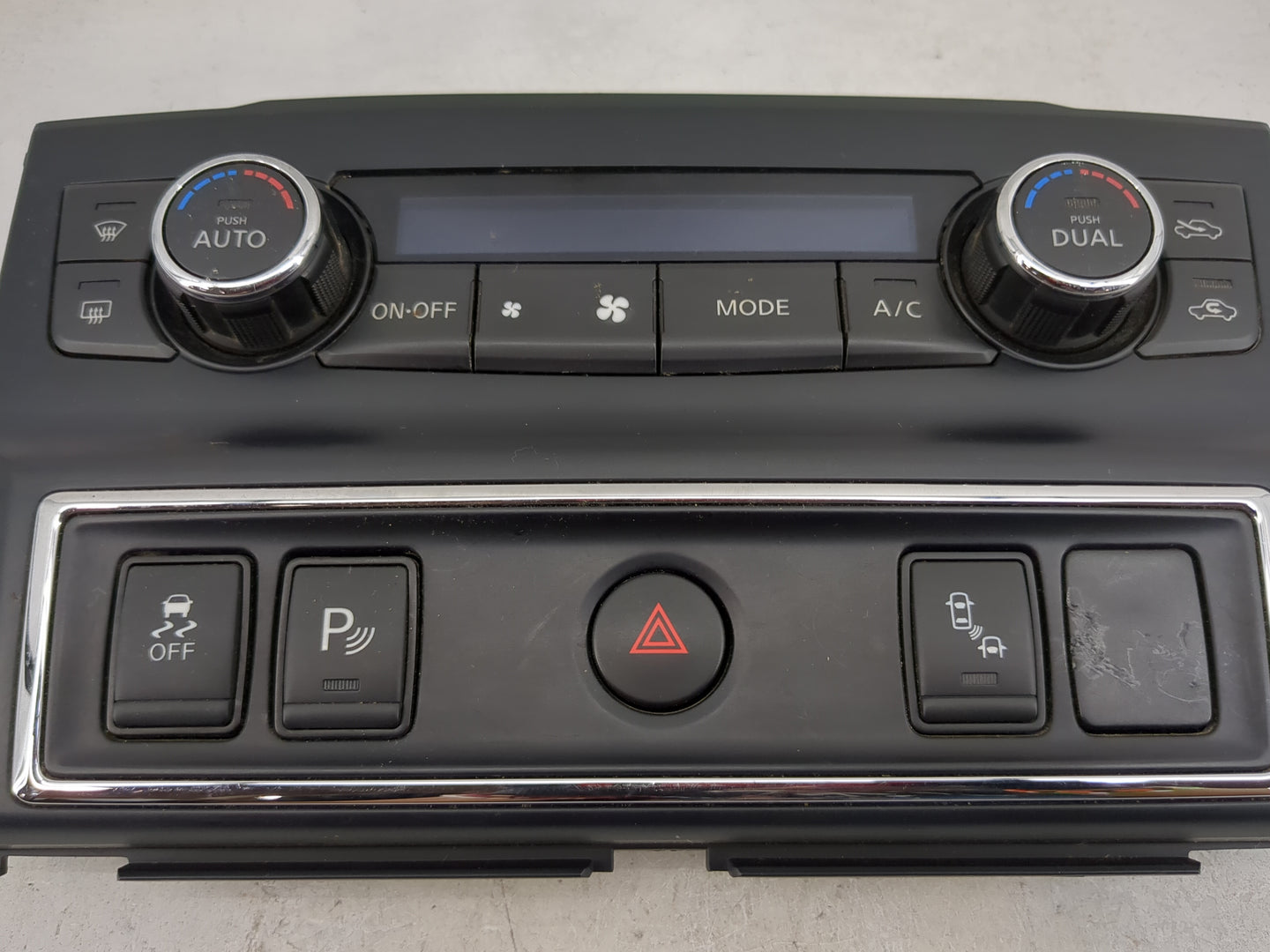 2016-2022 Nissan Titan Xd Climate Control Module Temperature AC/Heater Replacement P/N:27500 EZ20B Fits OEM Used Auto Parts 