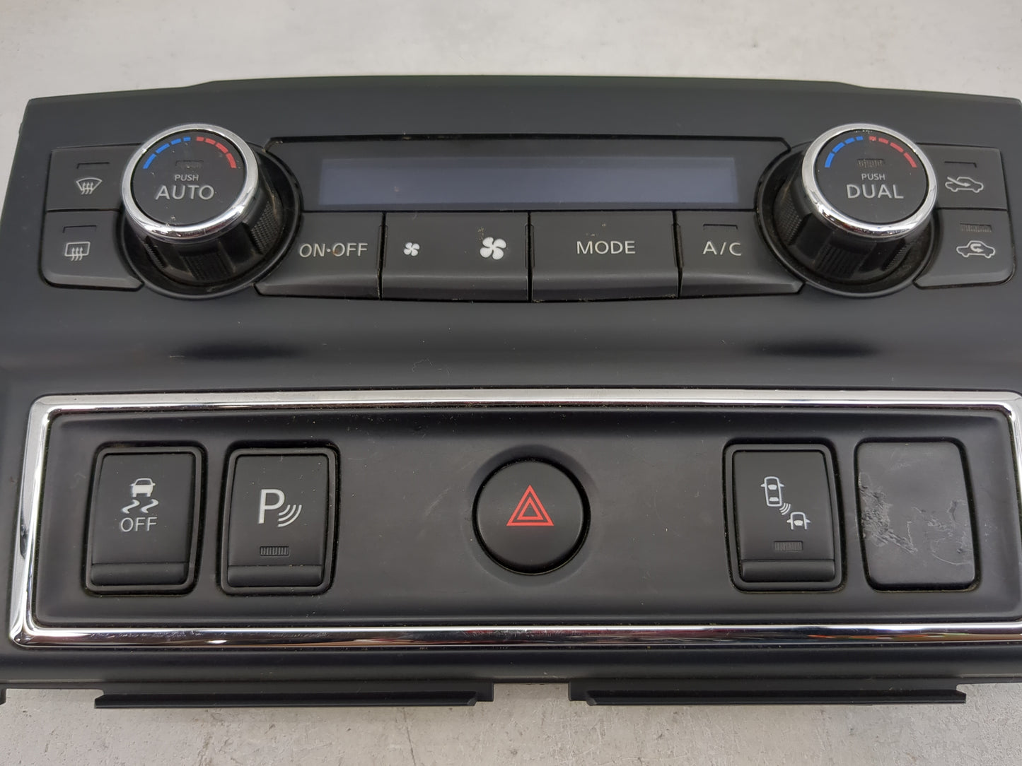 2016-2022 Nissan Titan Xd Climate Control Module Temperature AC/Heater Replacement P/N:27500 EZ20B Fits OEM Used Auto Parts 
