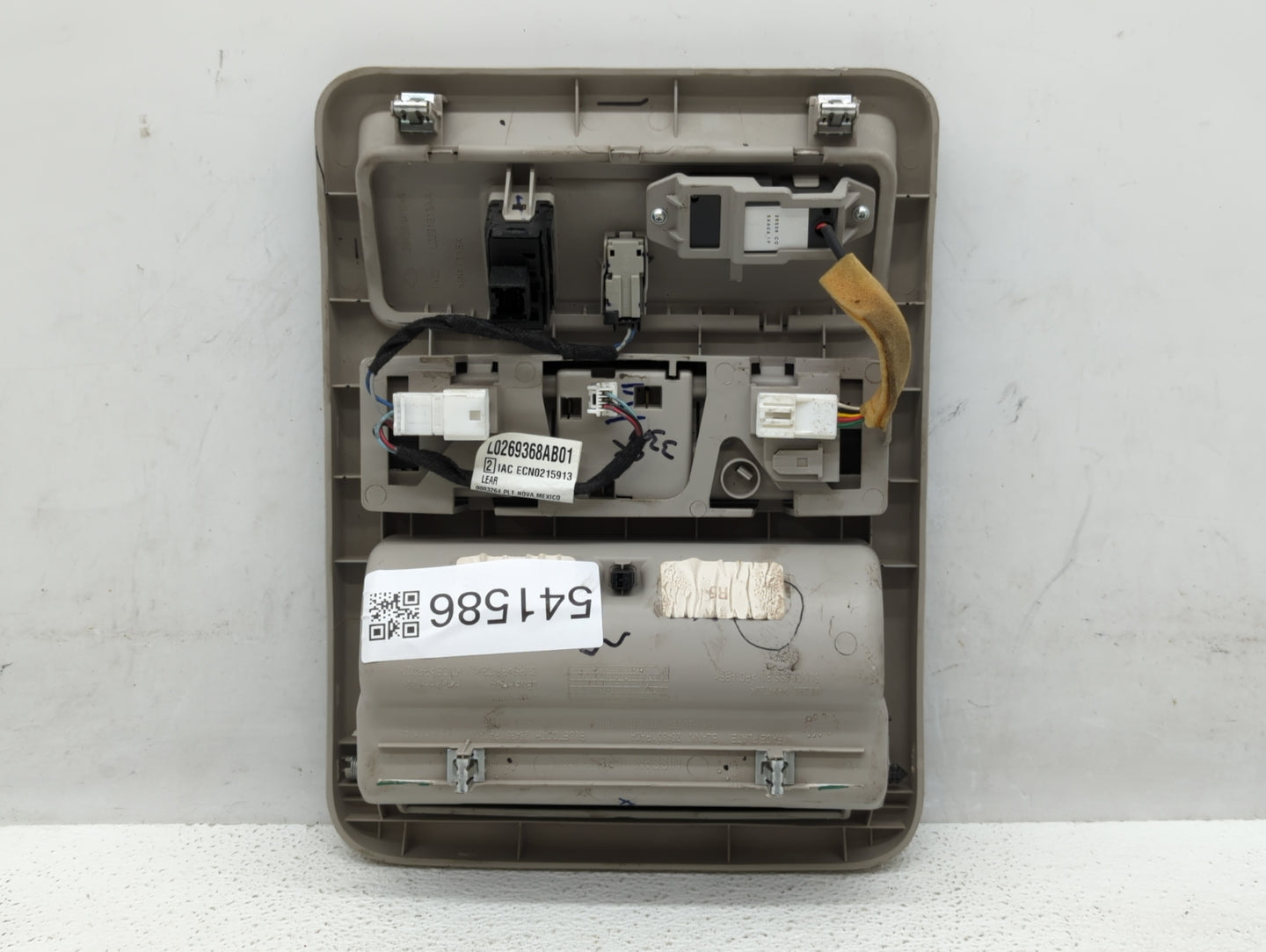 2018-2022 Nissan Titan Xd Center Floor Console P/N:28336 5AA0A Fits Fits 2018 2019 2020 2021 2022 OEM Used Auto Parts - Oemu