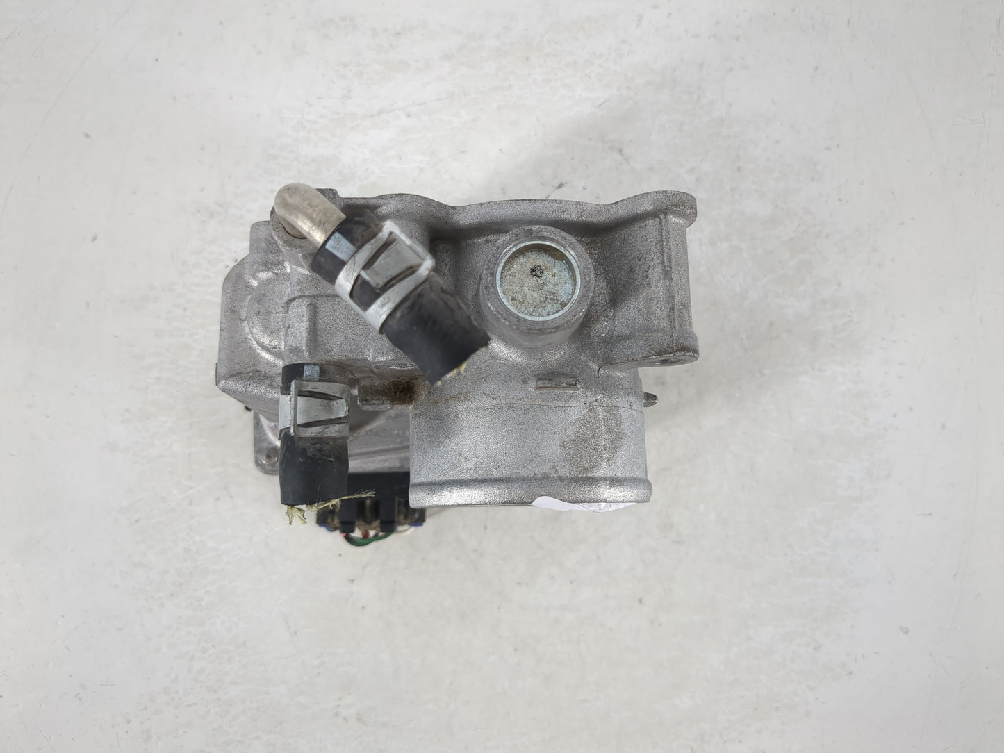 2012-2019 Nissan Versa Throttle Body P/N:3AA50 02 H 3AA50-02 E Fits Fits 2012 2013 2014 2015 2016 2017 2018 2019 OEM Used Au