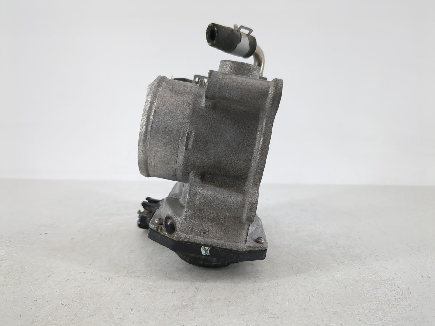 2012-2019 Nissan Versa Throttle Body P/N:3AA50 02 H 3AA50-02 E Fits Fits 2012 2013 2014 2015 2016 2017 2018 2019 OEM Used Au