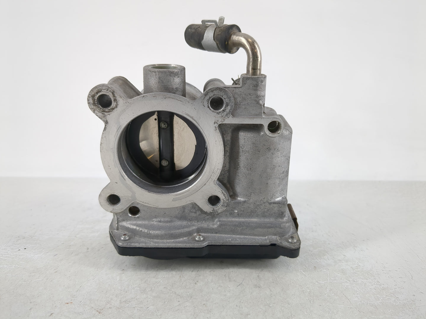 2012-2019 Nissan Versa Throttle Body P/N:3AA50 02 H 3AA50-02 E Fits Fits 2012 2013 2014 2015 2016 2017 2018 2019 OEM Used Au