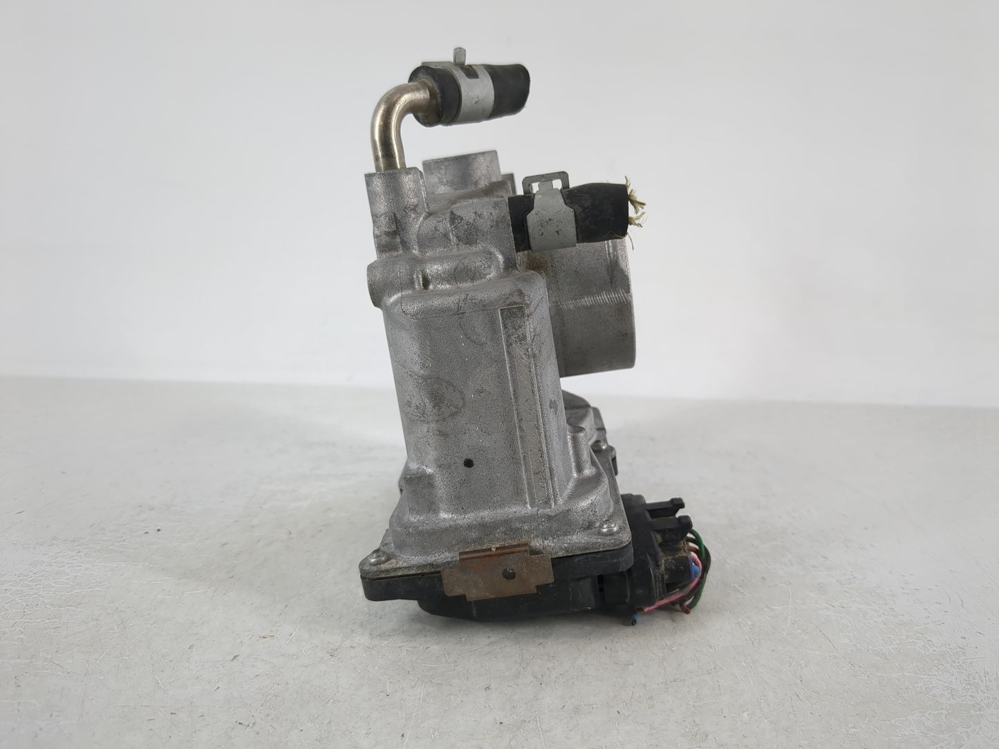 2012-2019 Nissan Versa Throttle Body P/N:3AA50 02 H 3AA50-02 E Fits Fits 2012 2013 2014 2015 2016 2017 2018 2019 OEM Used Au