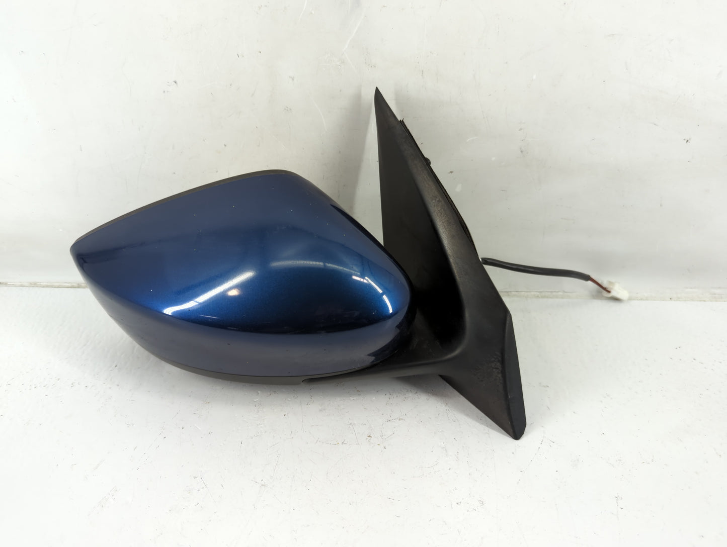 2015-2019 Nissan Versa Passenger Side View Mirror - Right Door Mirror OEM Used - Oemusedautoparts1.com