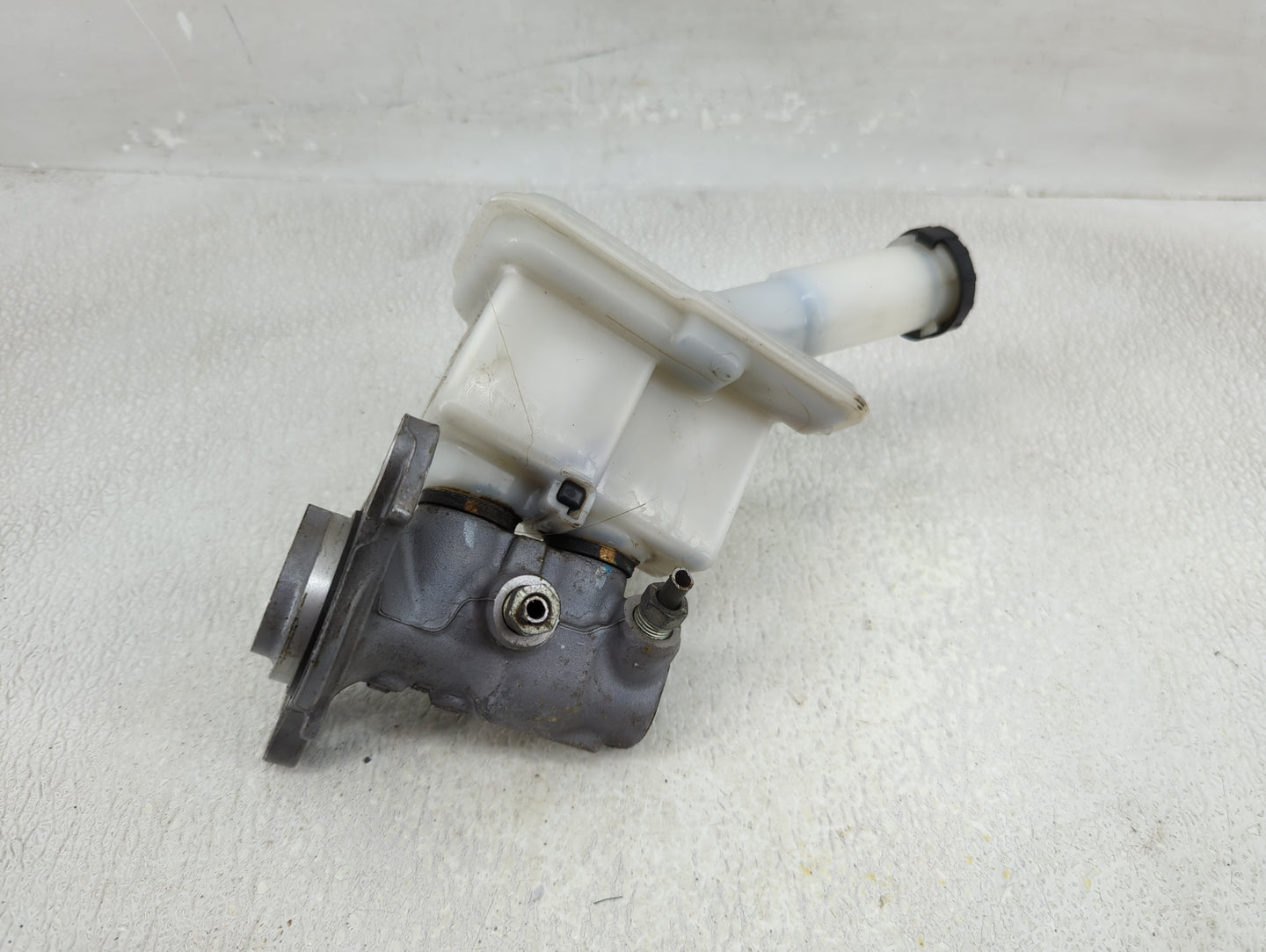 2012-2019 Nissan Versa Brake Master Cylinder - Oemusedautoparts1.com