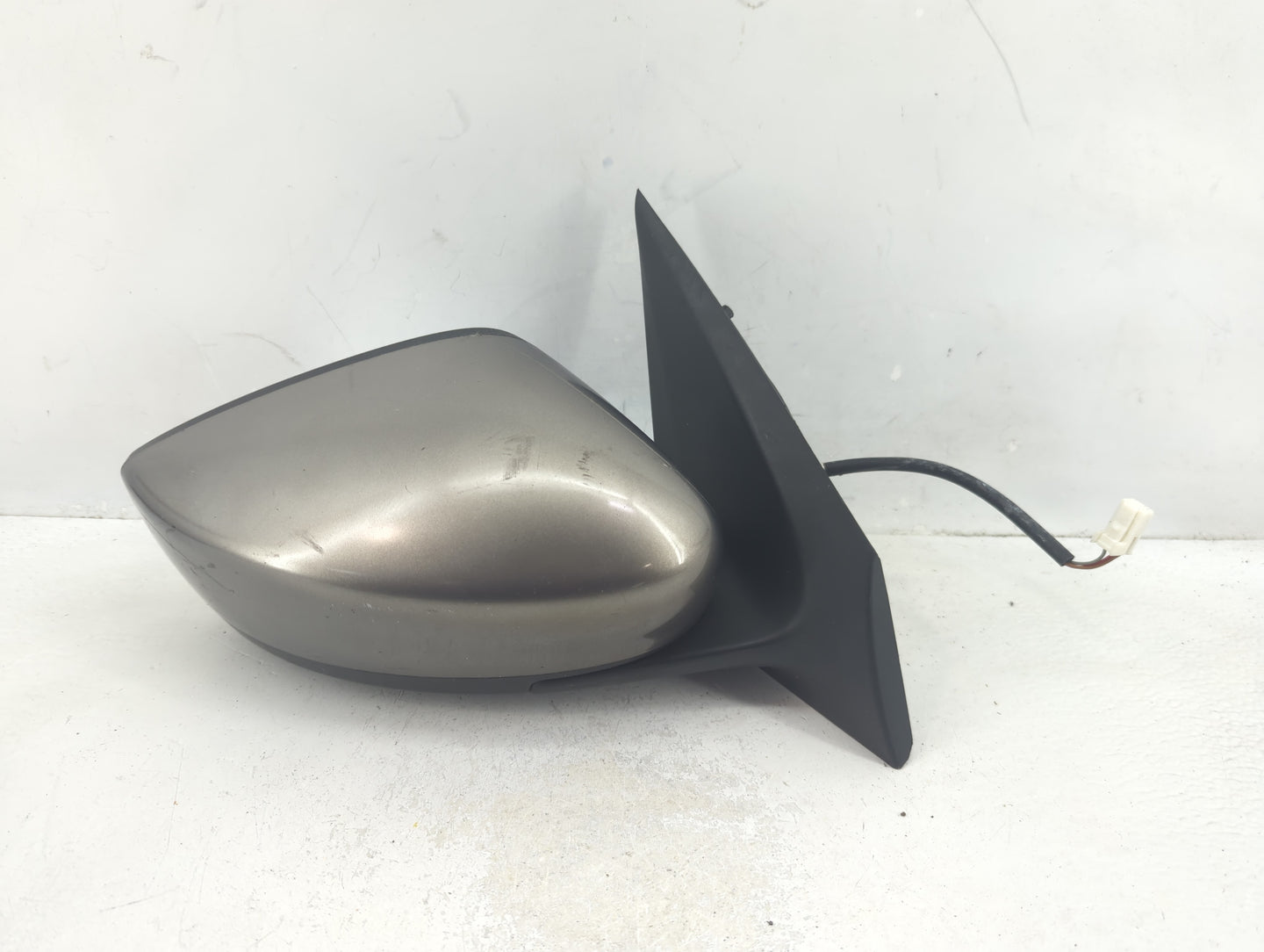 2015-2019 Nissan Versa Passenger Side View Mirror - Right Door Mirror OEM Used - Oemusedautoparts1.com