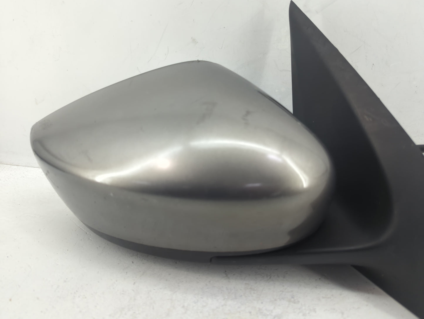 2015-2019 Nissan Versa Passenger Side View Mirror - Right Door Mirror OEM Used - Oemusedautoparts1.com