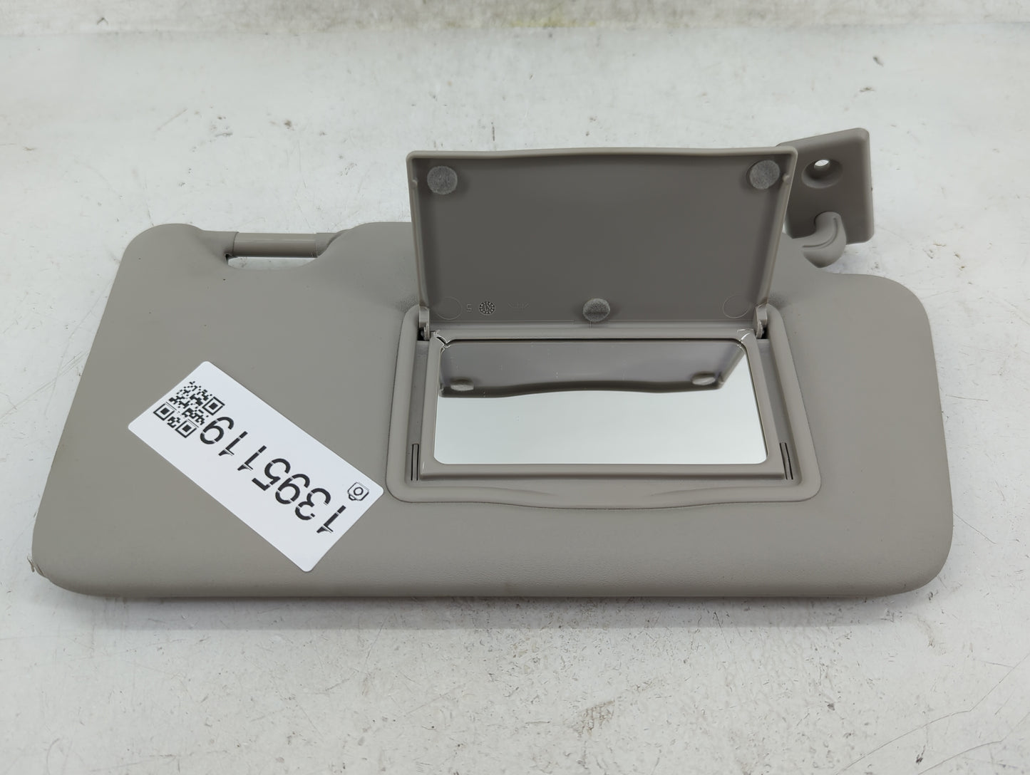 2016-2019 Nissan Versa Sun Visor Shade Replacement Passenger Right Mirror Fits Fits 2015 2016 2017 2018 2019 OEM Used Auto P
