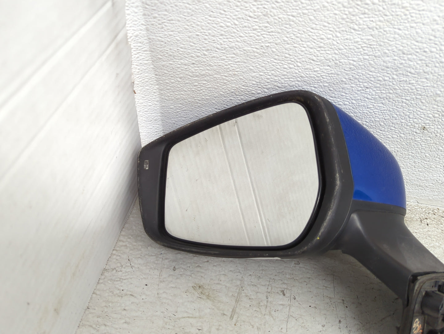 2015-2019 Nissan Versa Driver Side View Mirror - Left Door Mirror OEM Used - Oemusedautoparts1.com