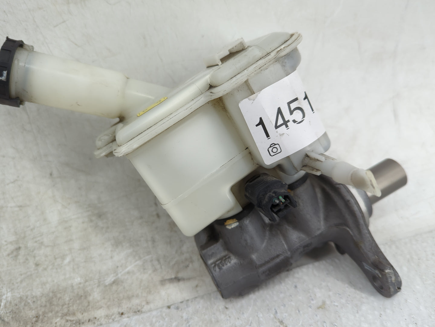 2012-2019 Nissan Versa Brake Master Cylinder 1451099 - Oemusedautoparts1.com