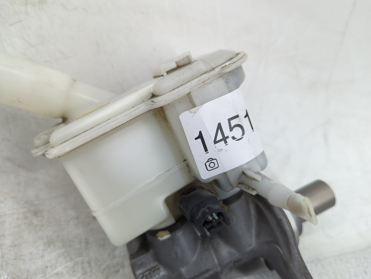 2012-2019 Nissan Versa Brake Master Cylinder 1451099 - Oemusedautoparts1.com