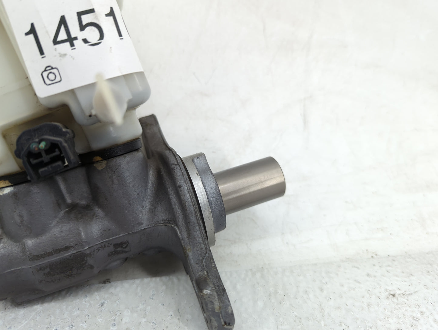2012-2019 Nissan Versa Brake Master Cylinder - Oemusedautoparts1.com
