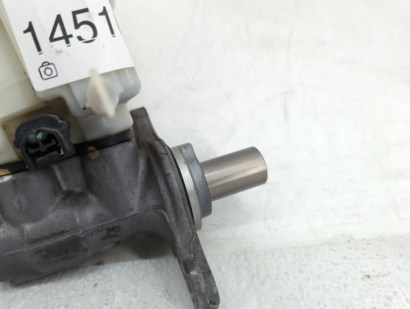 2012-2019 Nissan Versa Brake Master Cylinder 1451099 - Oemusedautoparts1.com