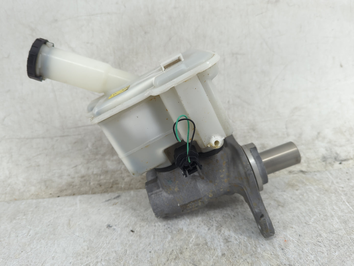 2012-2019 Nissan Versa Brake Master Cylinder - Oemusedautoparts1.com
