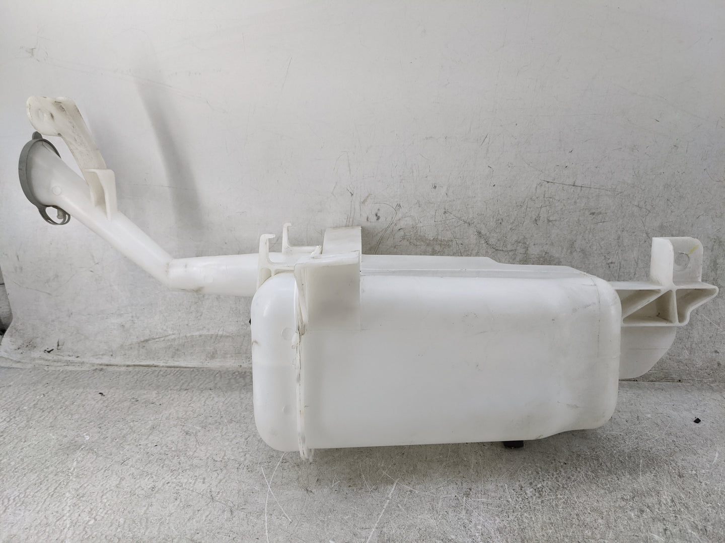 2012-2019 Nissan Versa Windshield Washer Fluid Reservoir Bottle Oem 1476978 - Oemusedautoparts1.com