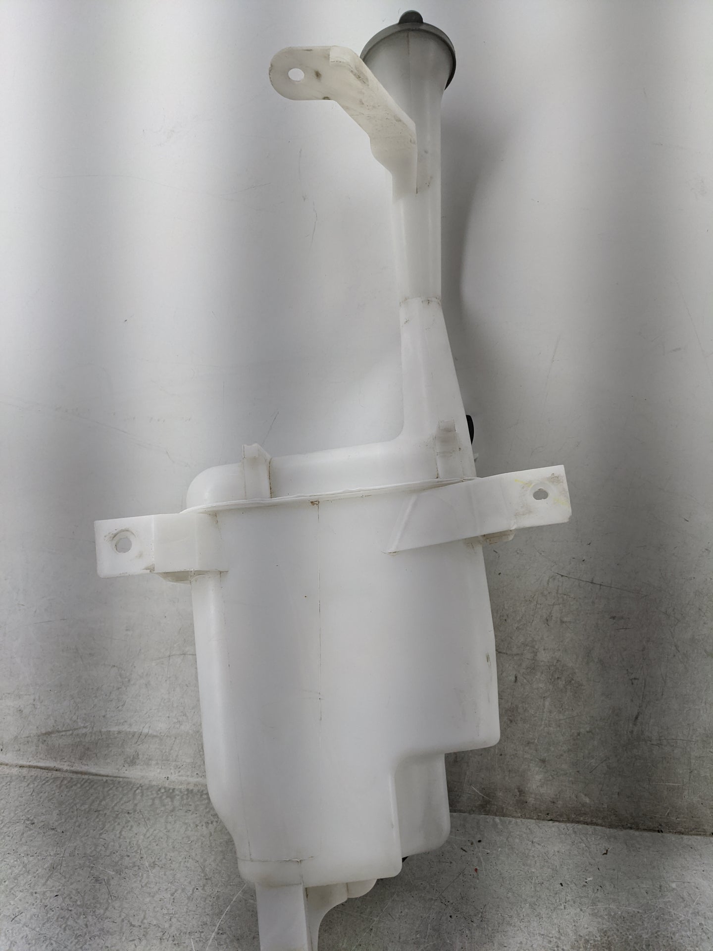 2012-2019 Nissan Versa Windshield Washer Fluid Reservoir Bottle Oem 1476978 - Oemusedautoparts1.com