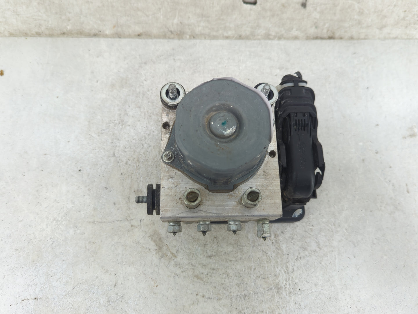 2015-2019 Nissan Versa ABS Pump Control Module Replacement P/N:47660 9KS0A 0 265 259 768 Fits Fits 2015 2016 2017 2018 2019 
