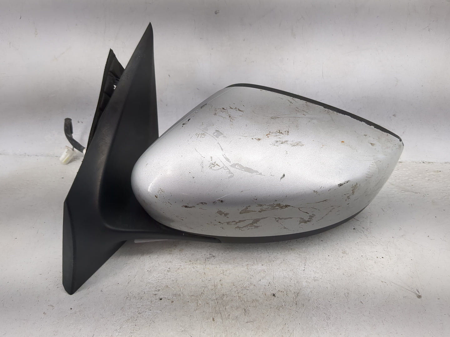 2015-2019 Nissan Versa Driver Side View Mirror - Left Door Mirror OEM Used - Oemusedautoparts1.com