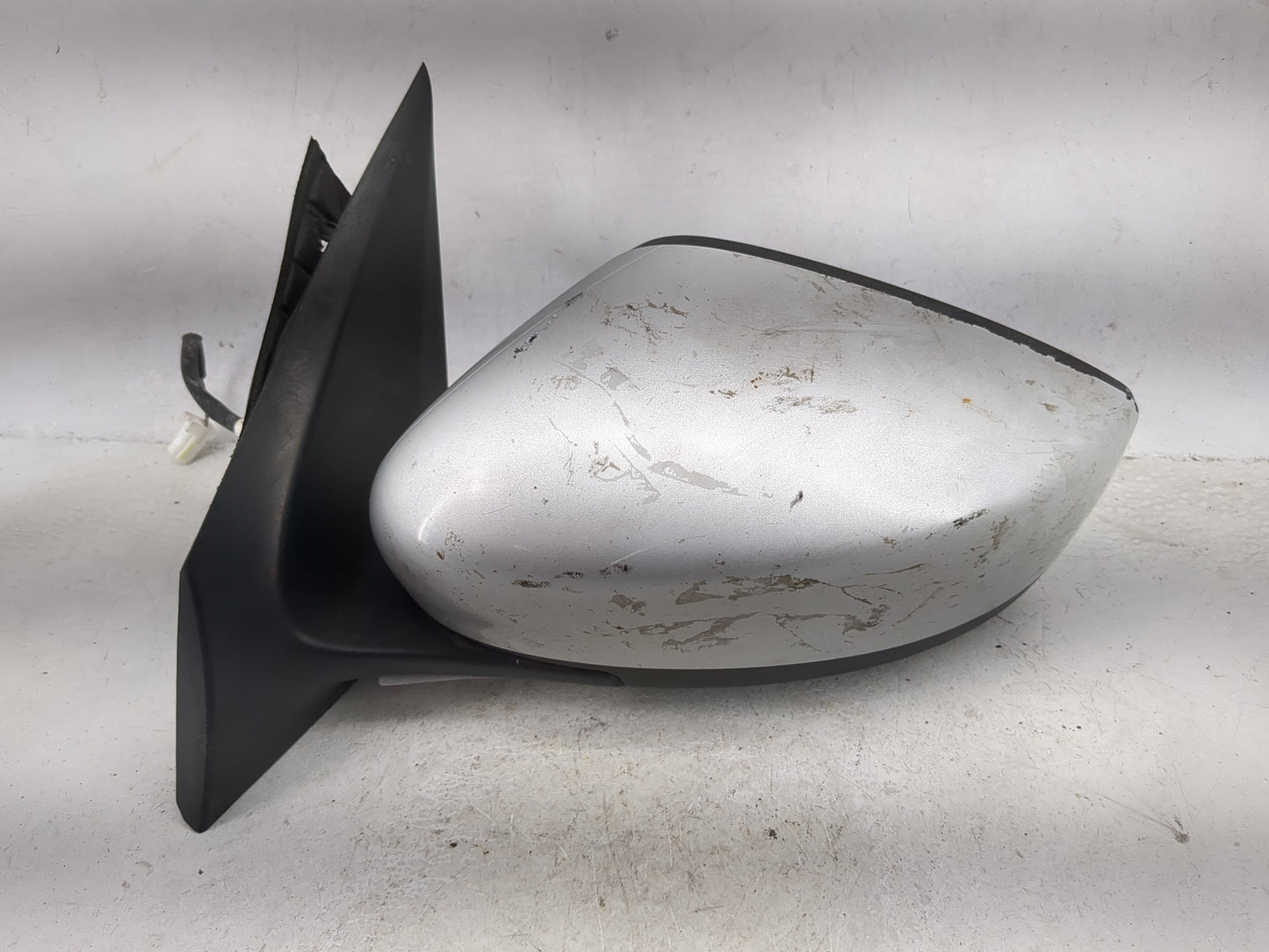 2015-2019 Nissan Versa Driver Side View Mirror - Left Door Mirror OEM Used - Oemusedautoparts1.com