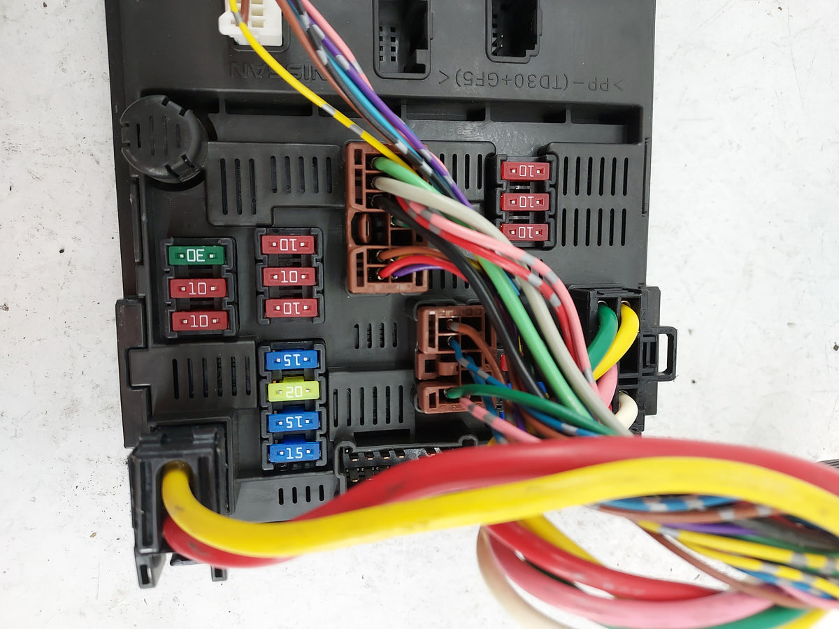 2013-2019 Nissan Versa Fusebox Fuse Box Panel Relay Module P/N:284B7 1HR6A 0H1807700100 Fits OEM Used Auto Parts - Oemusedau