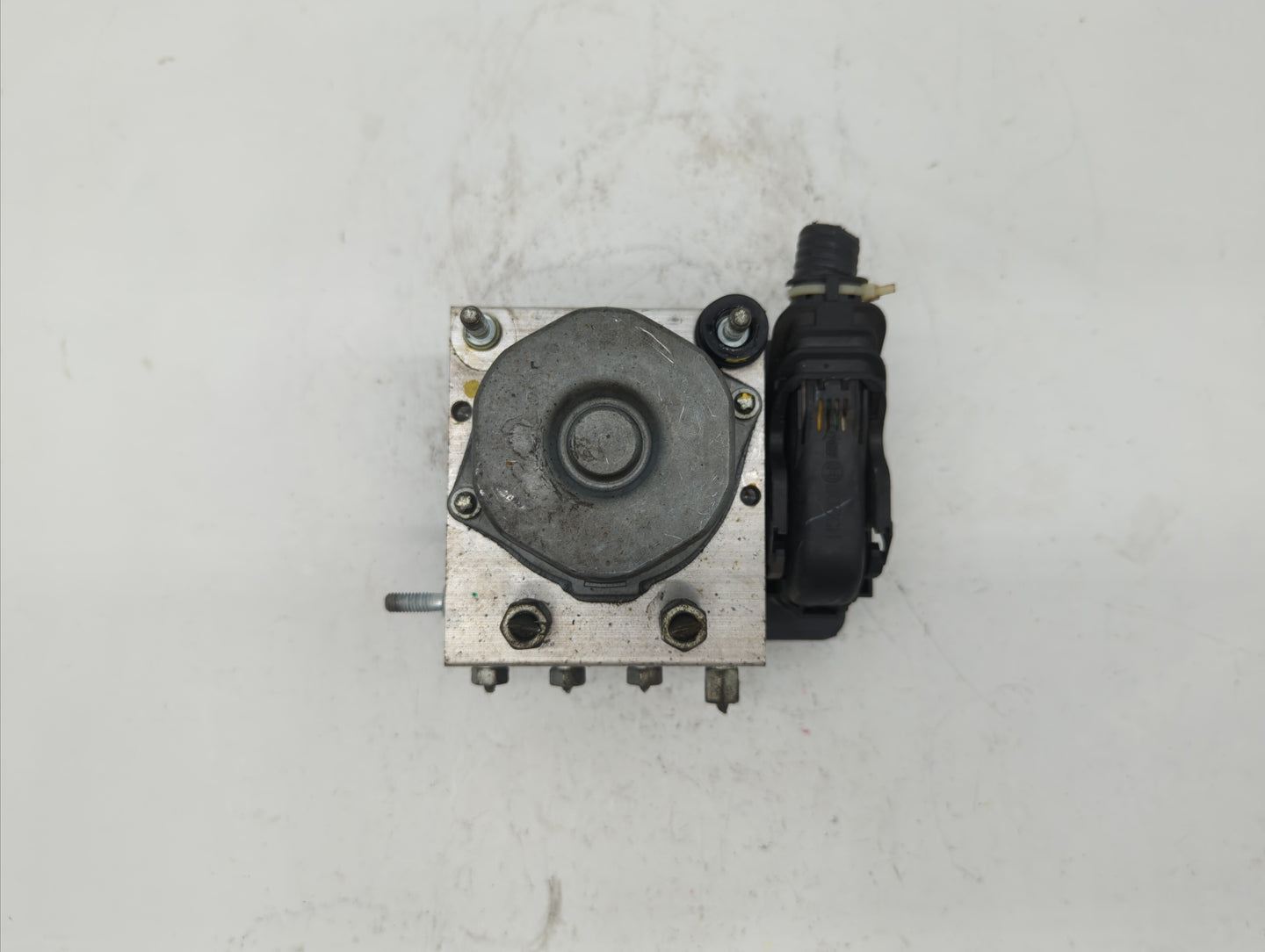 2015-2019 Nissan Versa ABS Pump Control Module Replacement P/N:47660 9KS0A 47660 9KL0A Fits Fits 2015 2016 2017 2018 2019 OE